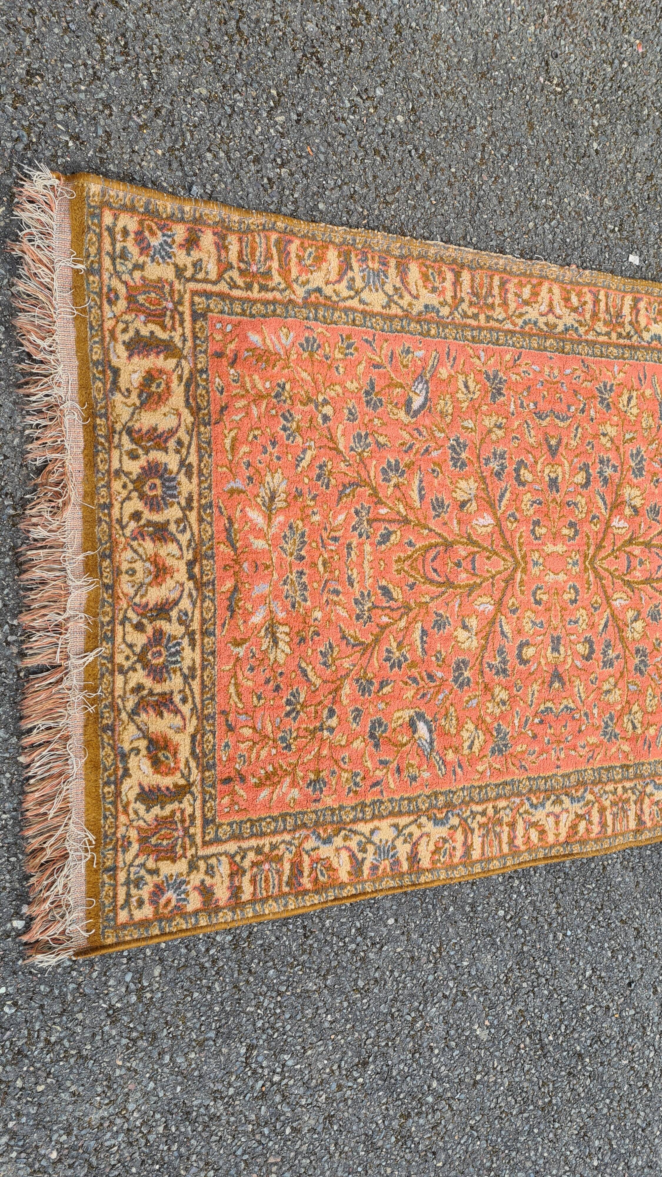 Old carpet 117x96cm