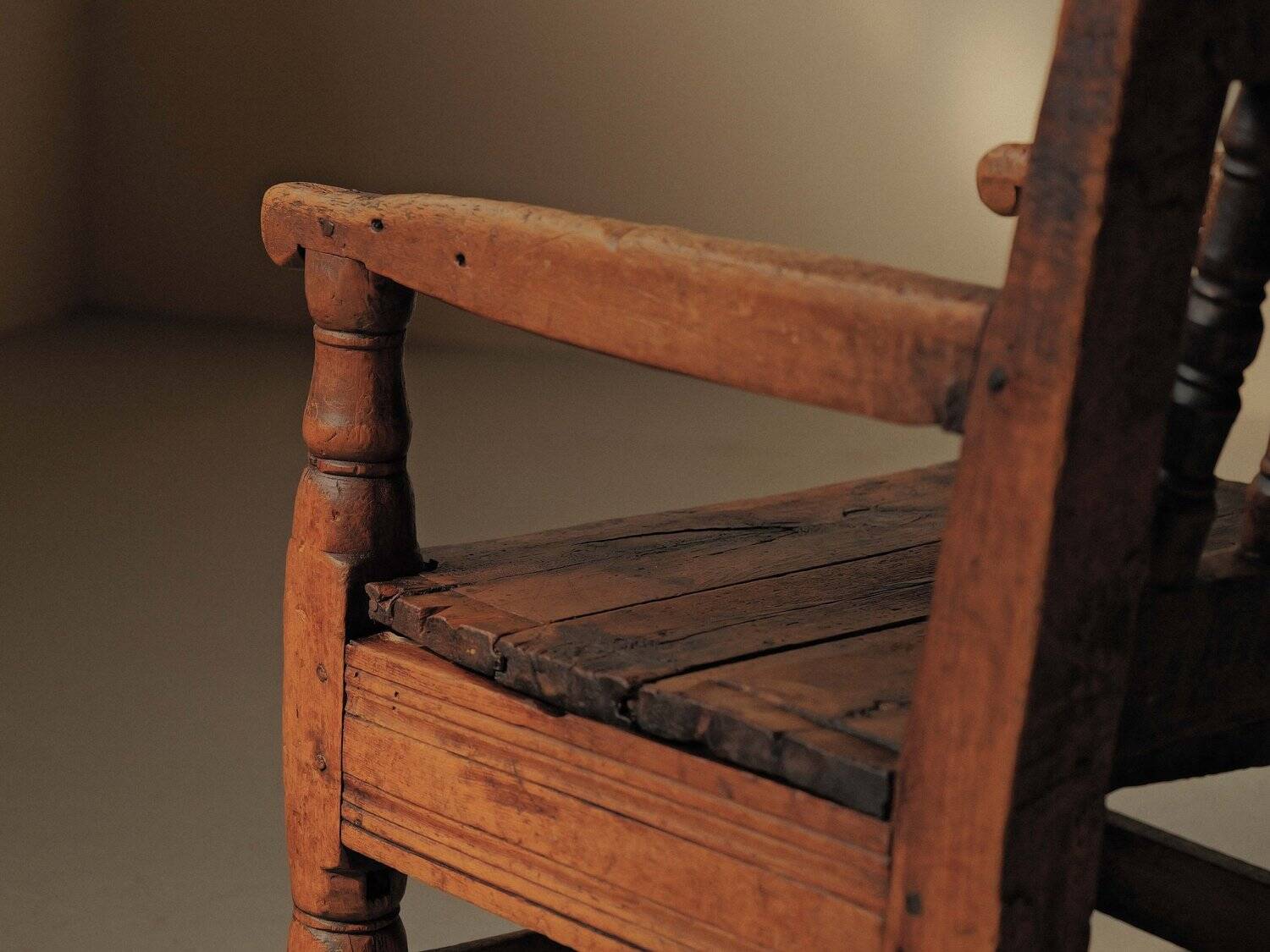 Alpine armchair in larch, 18th century