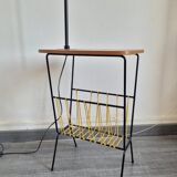 E-reader magazine holder scoubidou