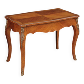 Table basse française du XXe siècle dans le style Louis XV