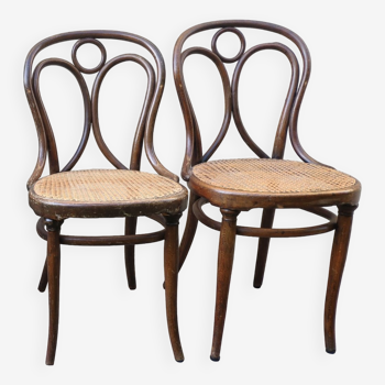 Pair of Thonet chairs nr 19/1 from 1888 ca