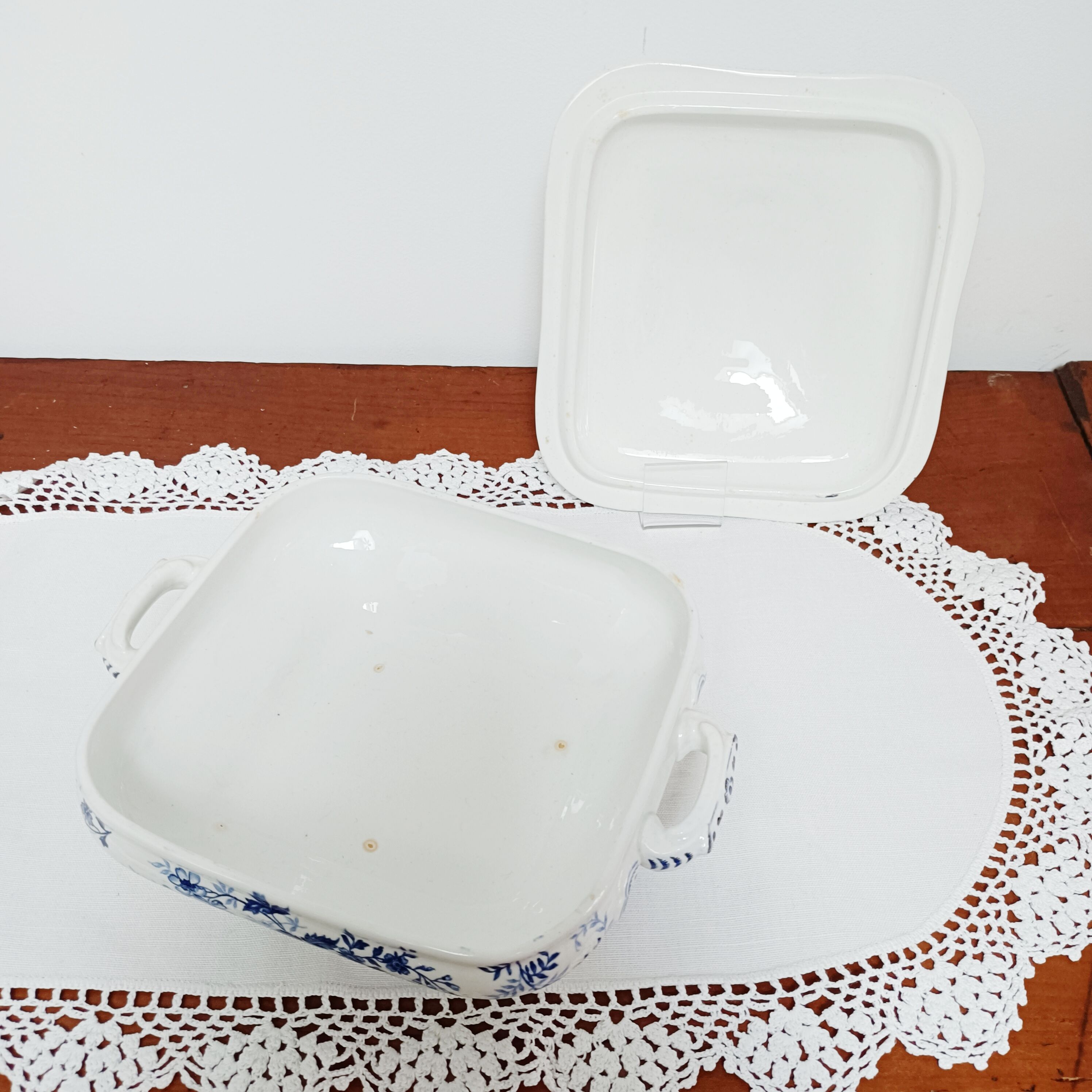 Square soup tureen BFK Dugazon