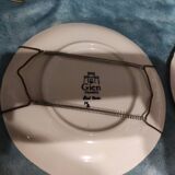 Pair of hand-painted Gien earthenware plates