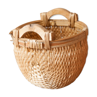 Vintage wicker basket, wooden handles