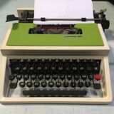 Underwood 315 olive green portable mechanical typewriter - 70s