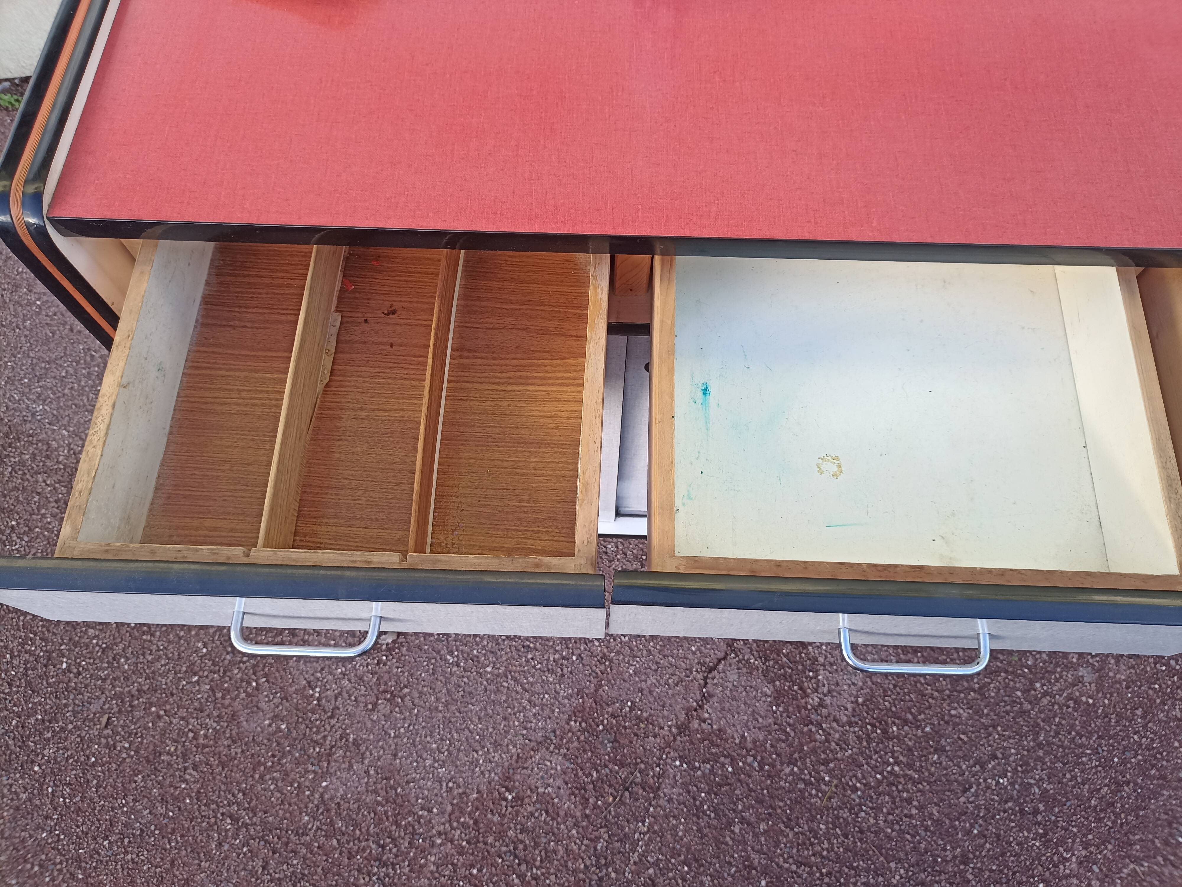 Buffet formica rouge blanc gris - année 1960