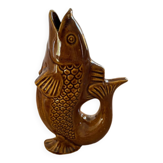 Fish pitcher