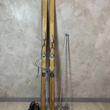 Old pair of skis