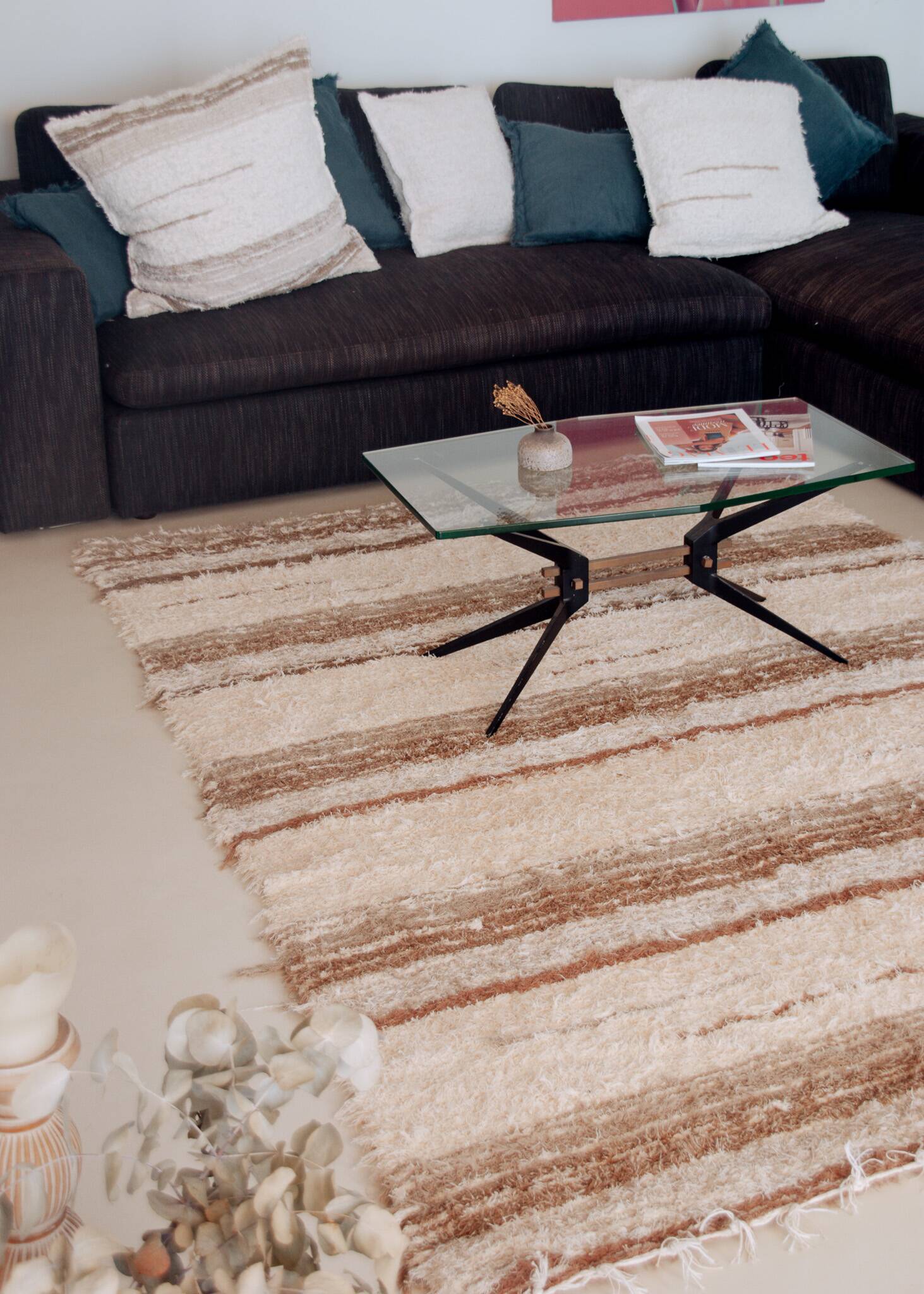 Double-thickness handmade rug made from recycled cotton