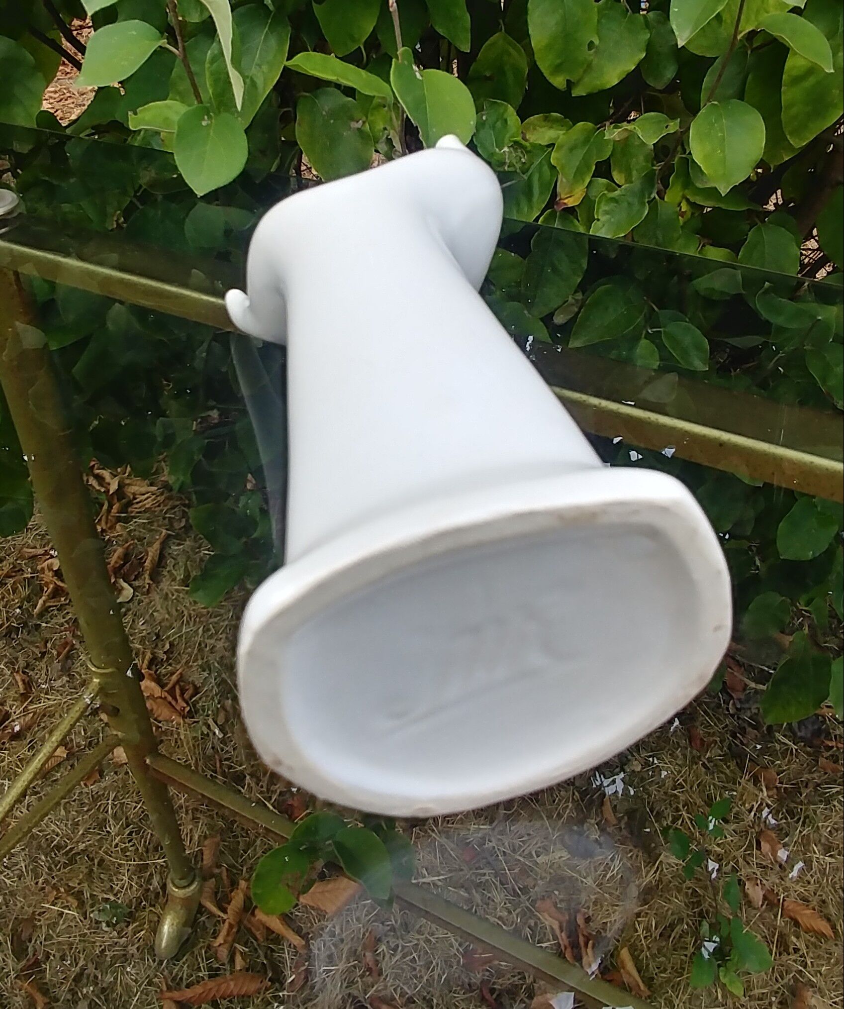 Hand baguier/jewelry holder in vintage white ceramic signed JMR