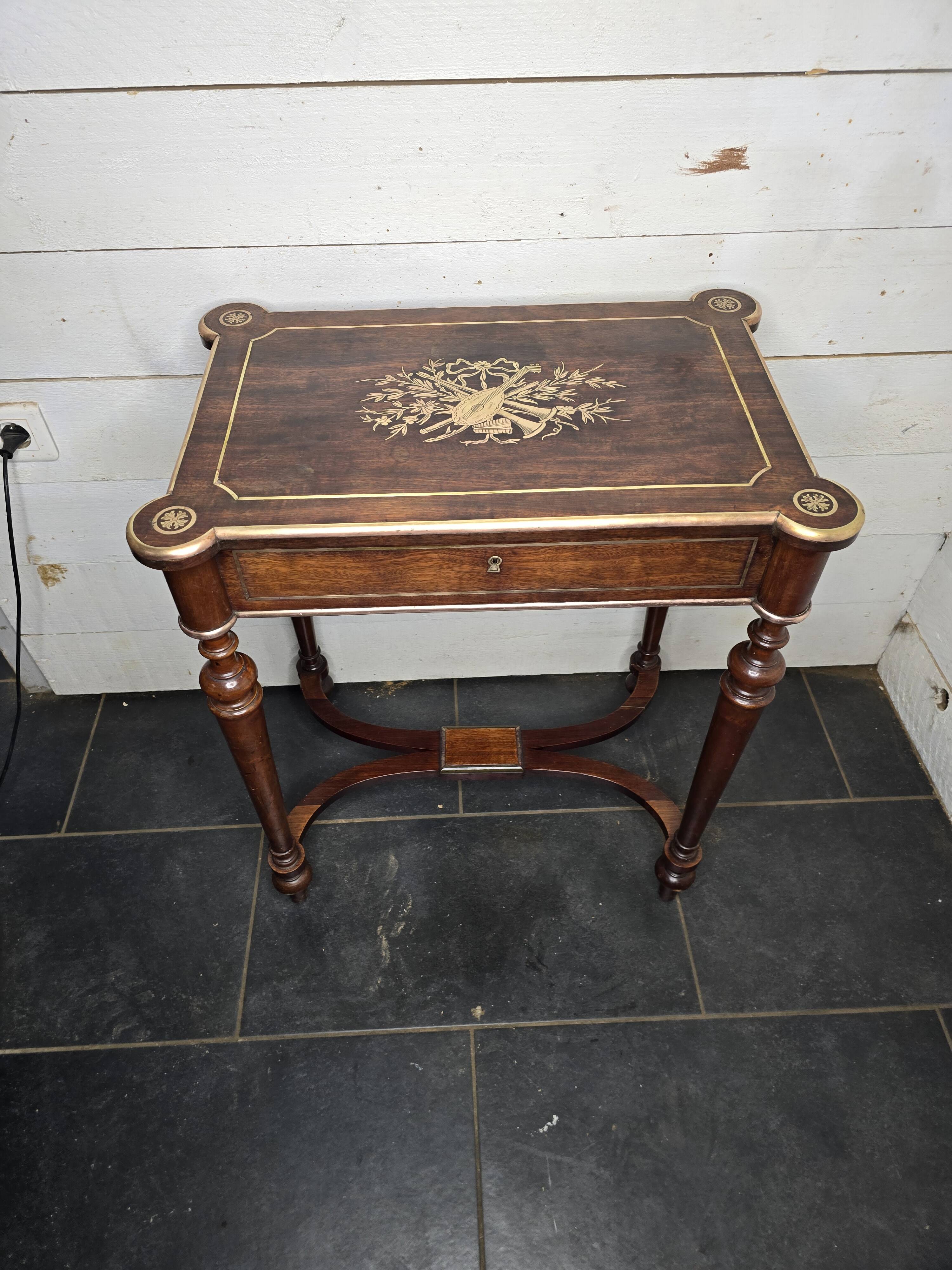 Napoleon III mahogany dressing table