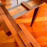 Extendable dining table