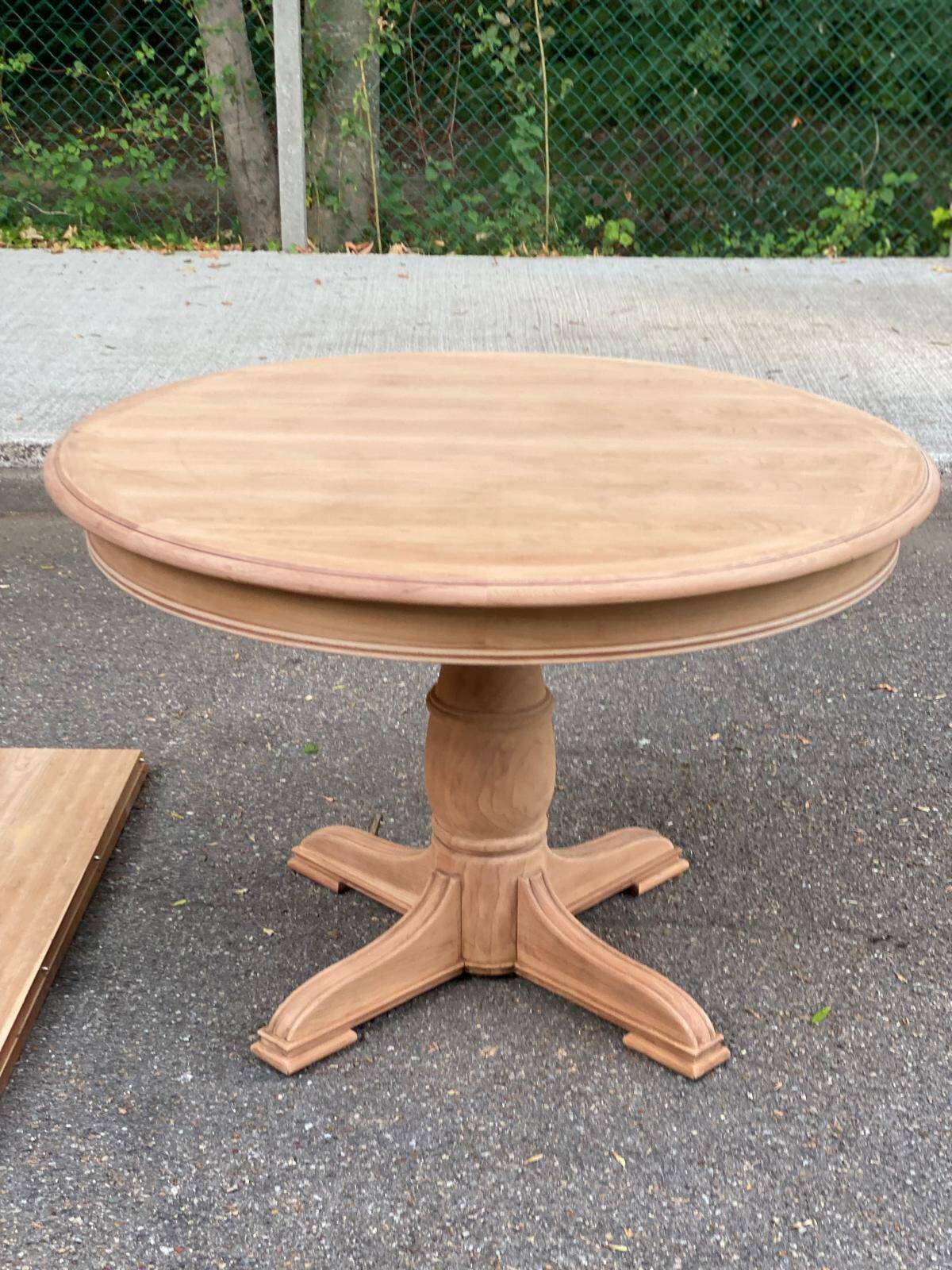 Large extendable round dining table stripped with a central wooden leg 110-198cm.