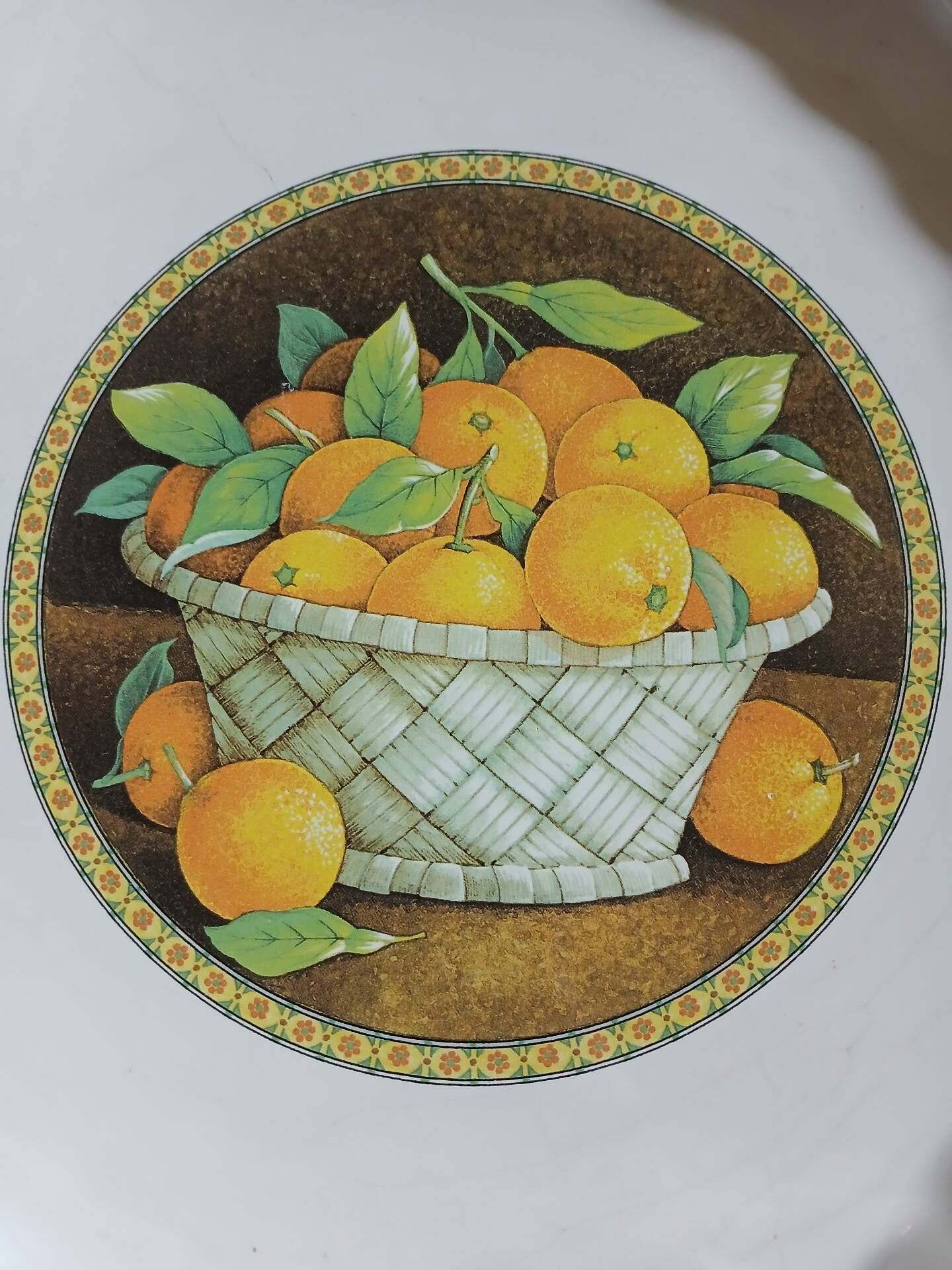 Vintage pie dish in majolica