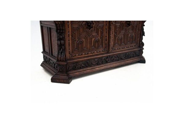 Buffet sculpté, France, vers 1880.