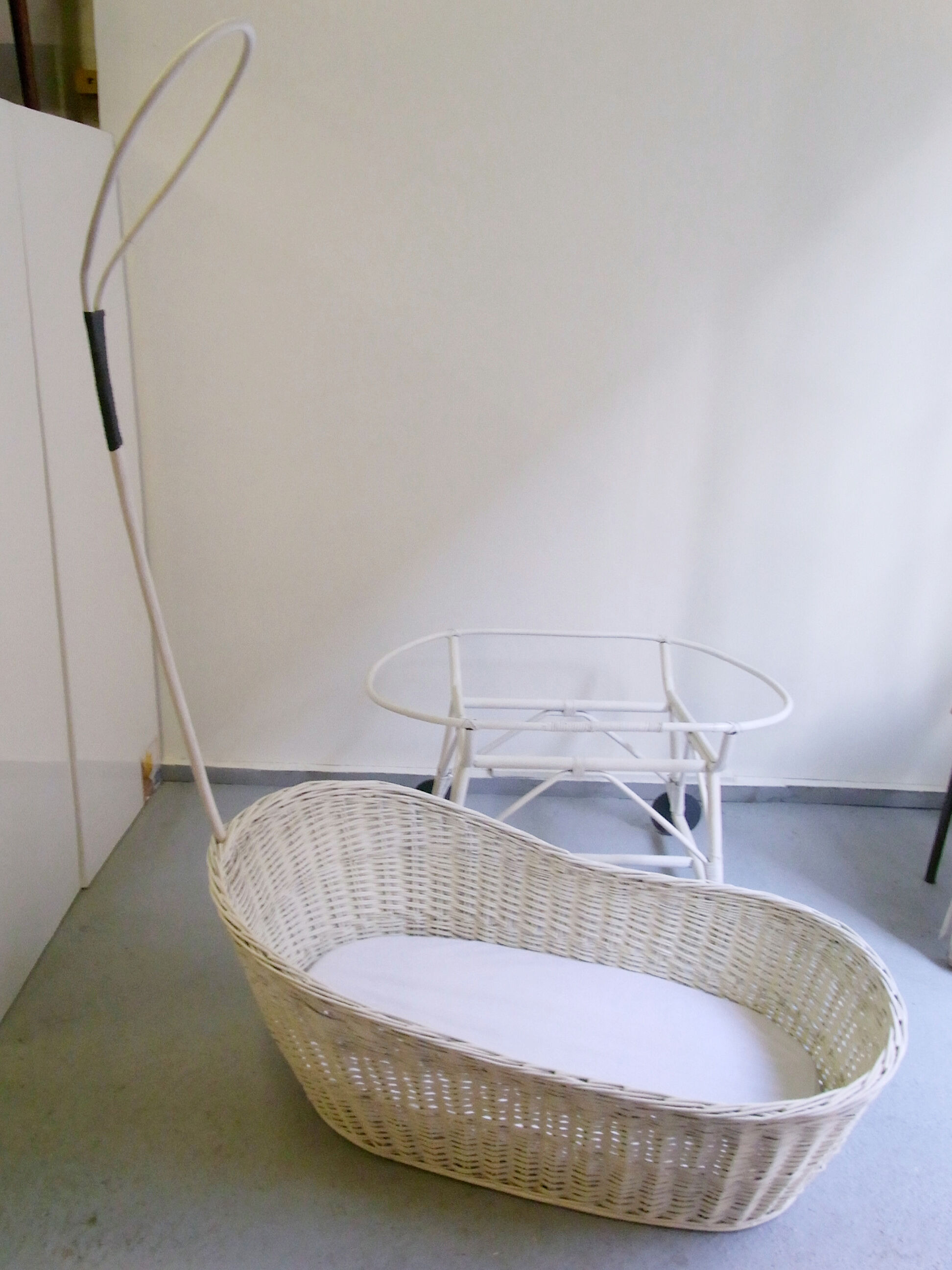 Cradle rattan