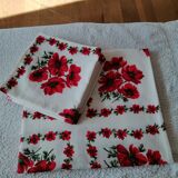 Tablecloth & vintage towels