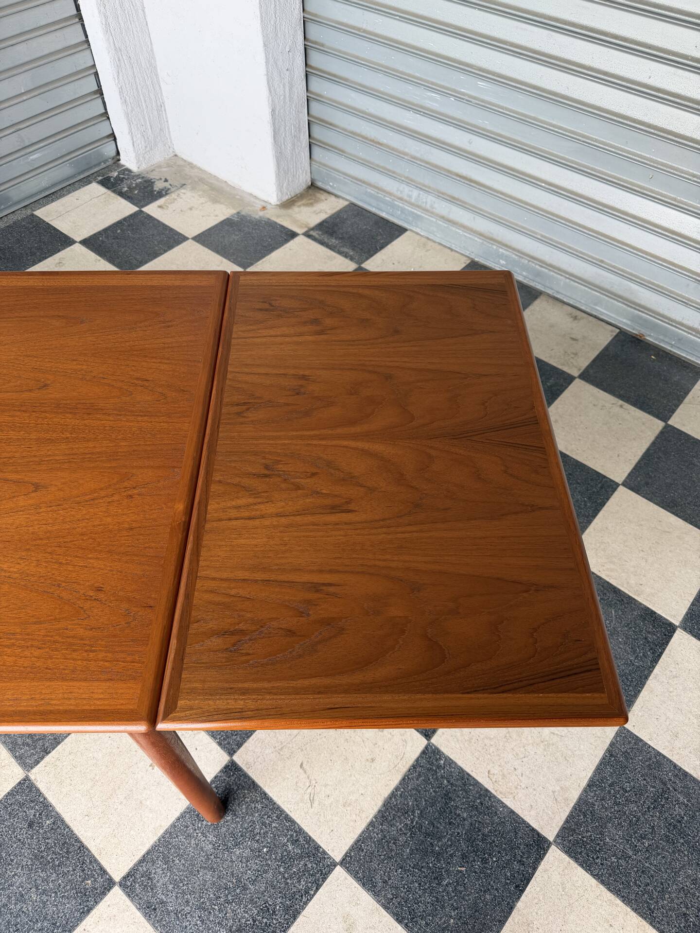 Table danoise en teck