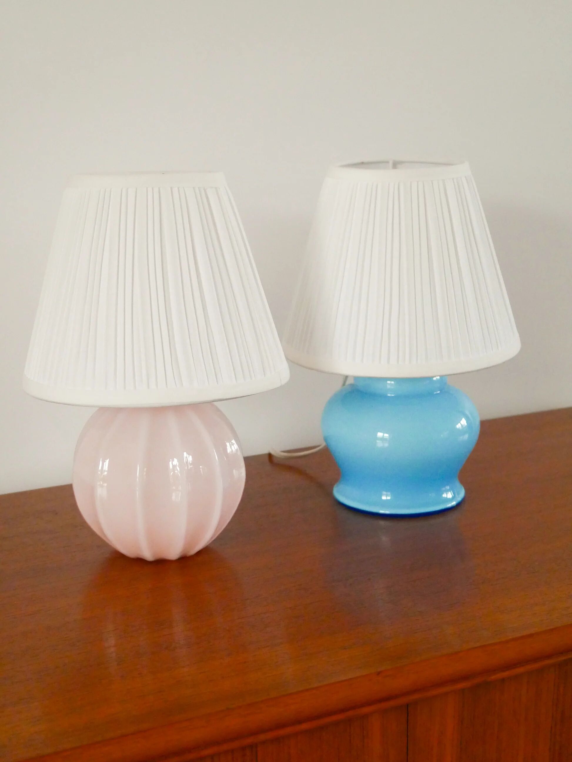 Table lamp in opaline, sky blue, Art Deco, 1930.
