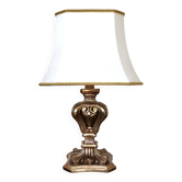 Lampe florentine en bois sculpté, dorée à la feuille, abat-jour soie