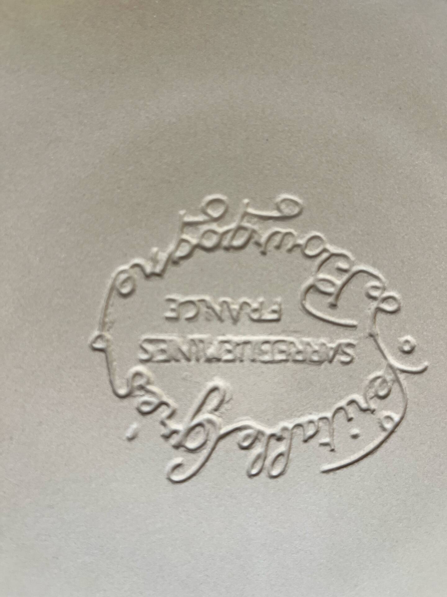 4 flat plates in stoneware