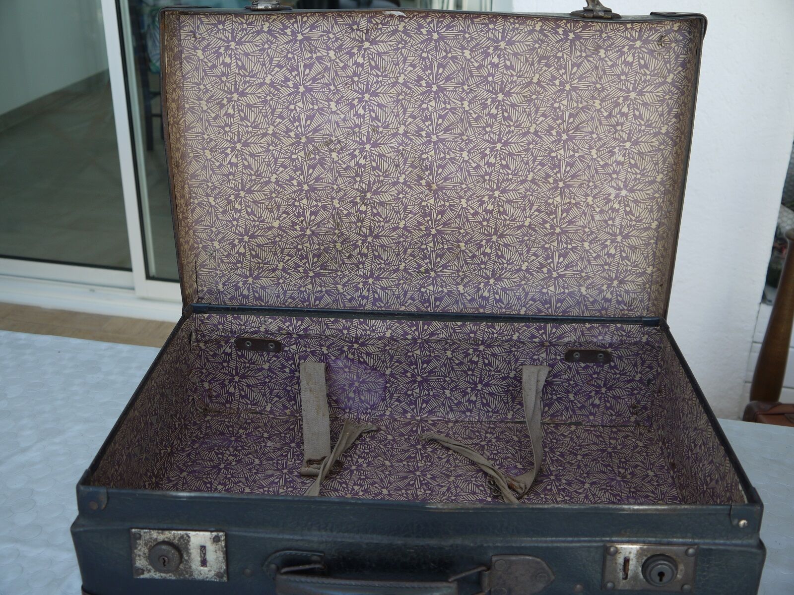 Black 1940s case