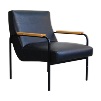 Pierre Guariche's Memphis armchair for Meurop