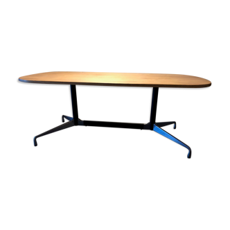 Table segmented par Charles & Ray Eames