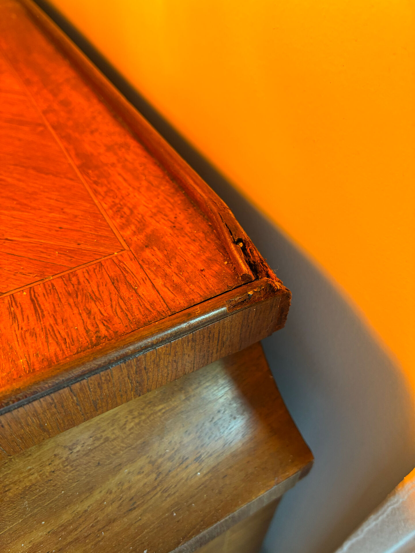 Cylinder desk