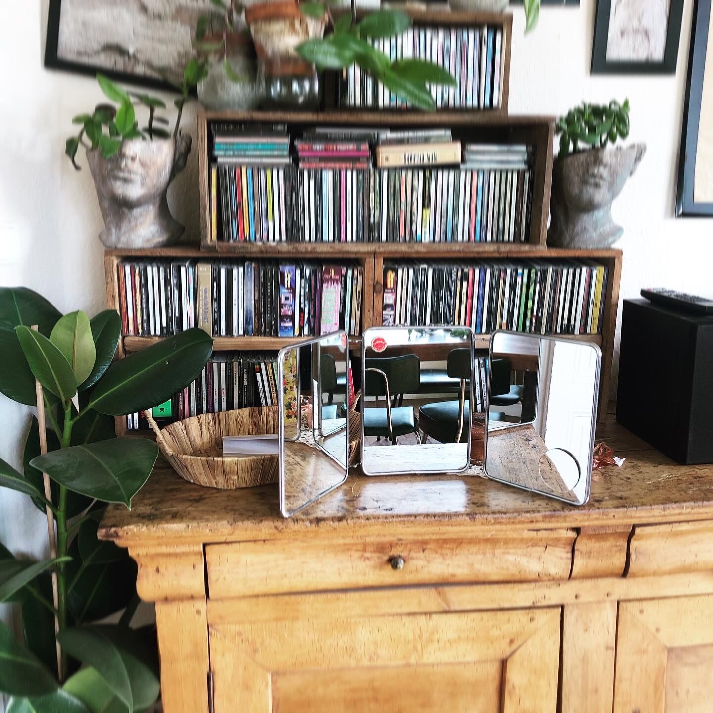 Metal barber tryptic