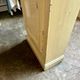 Standing man, cabinet with 1 door, 3 shelves in beige wood