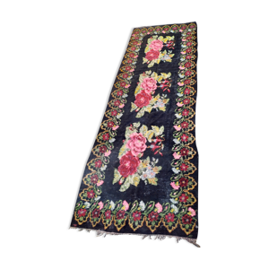 tapis moldave fabriqué