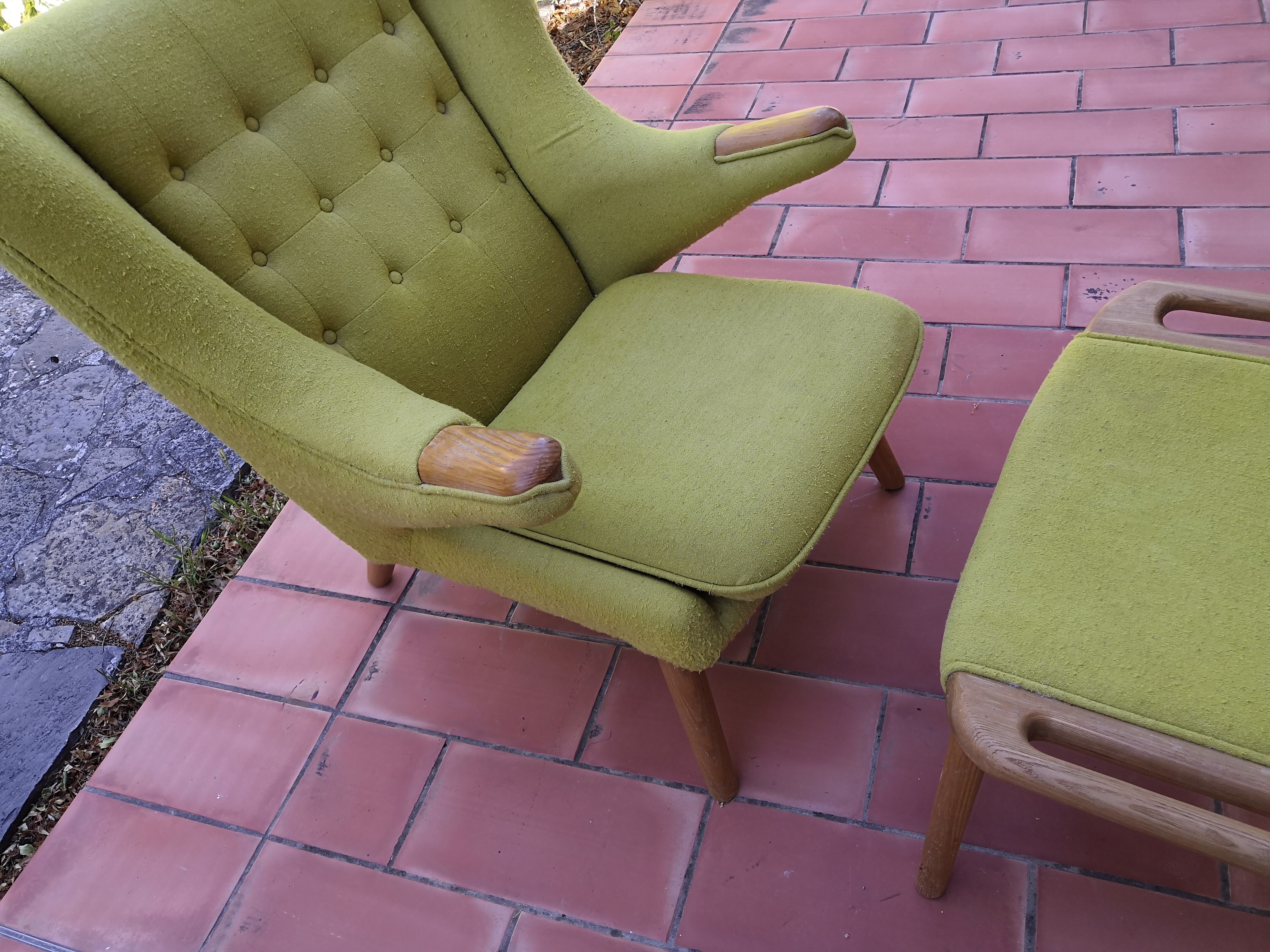 Fauteuil et repose-pieds vintage Papa Bear en tissu bouclette vert et chêne