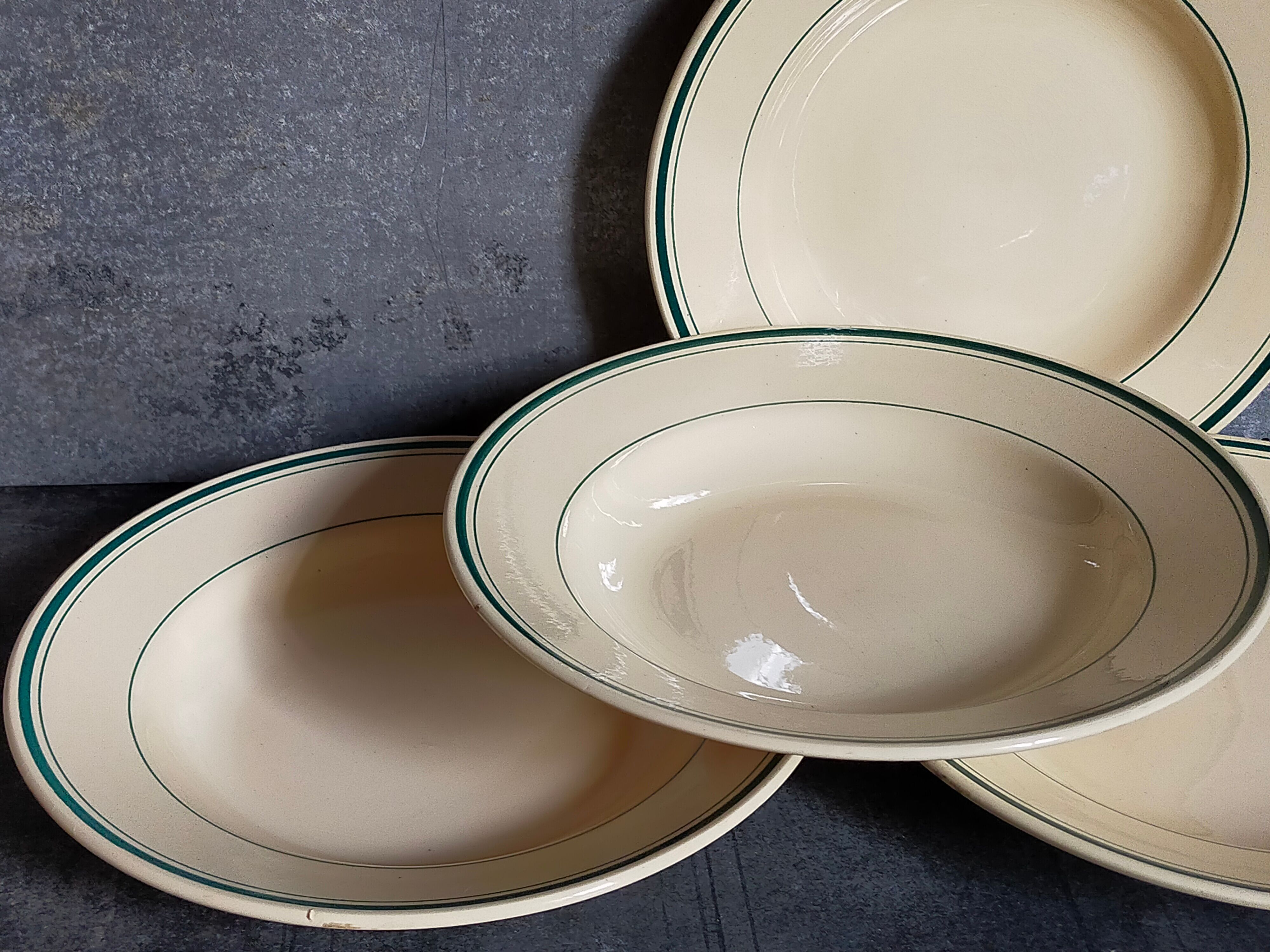 Four plates l'Amandinoise de Saint-Amand ancient