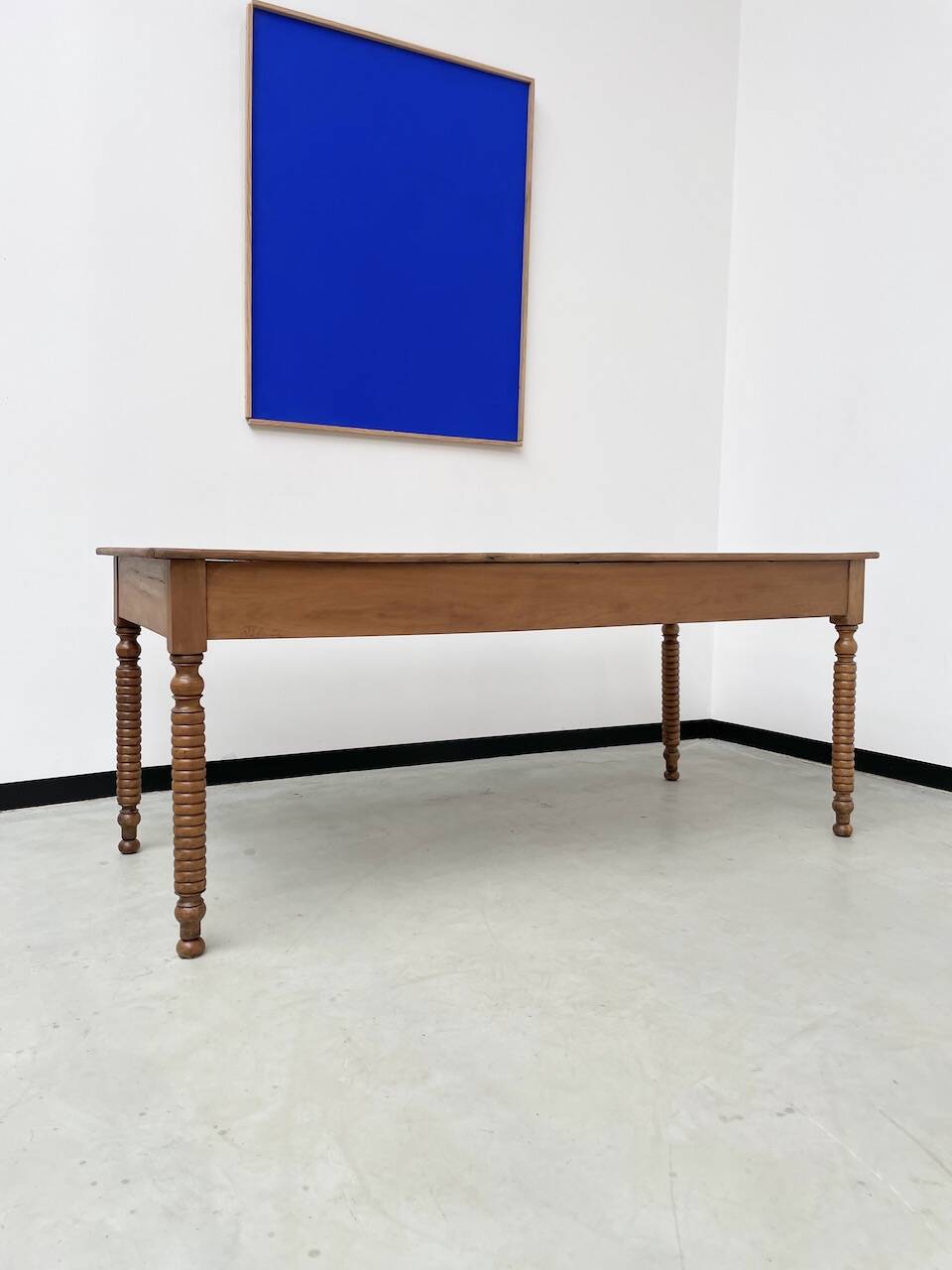 Walnut silk table 1900