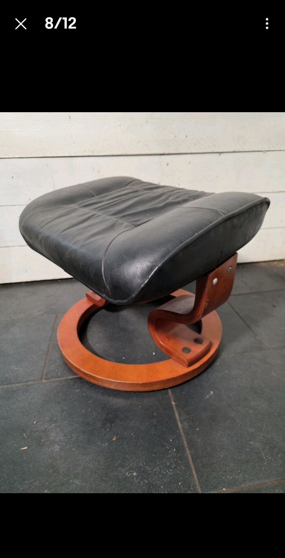 Repose pieds / Pouf en cuir noir  -Stressless