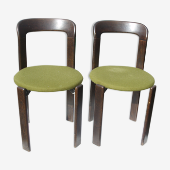 Paire de chaises des années 70 du designer Bruno Rey en bois et tissu vert