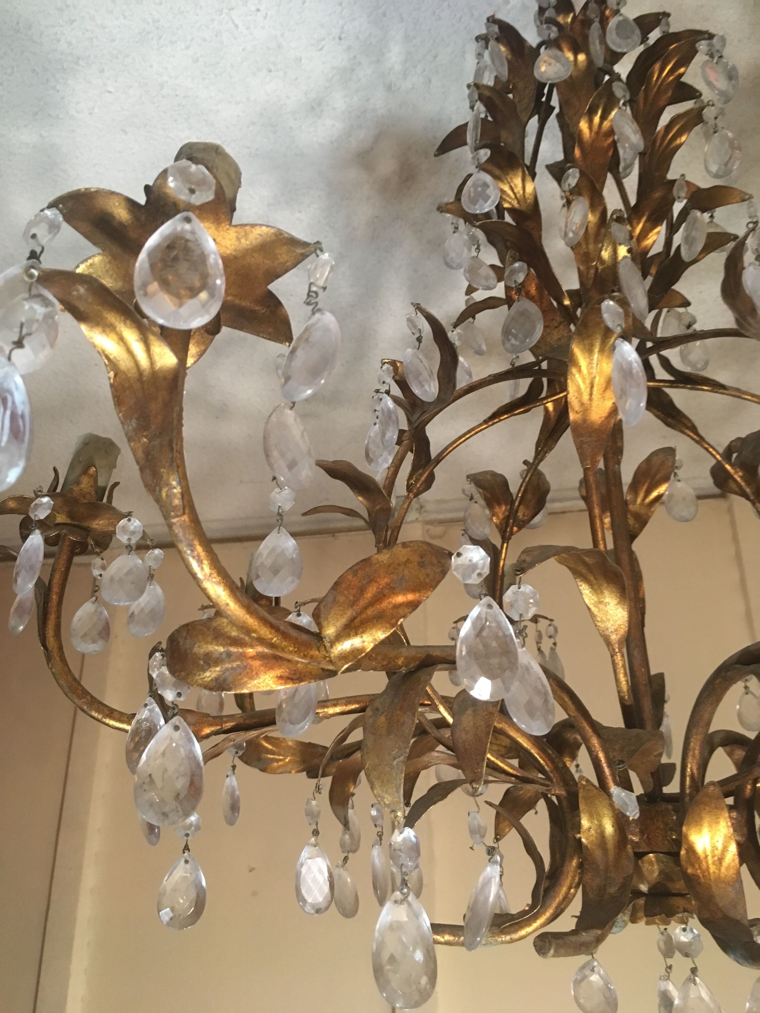 Golden iron lustre and pampilles