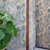 Wood and cashmere fabric screen