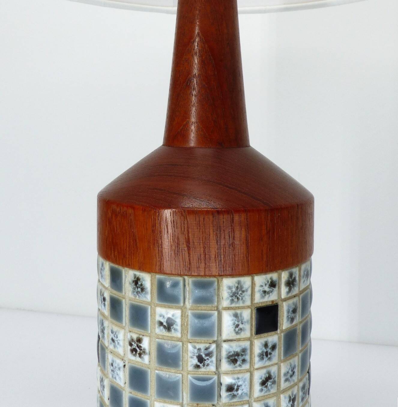 Pair of Scandinavian table lamps in teak and mosaic, Denmark 1960.