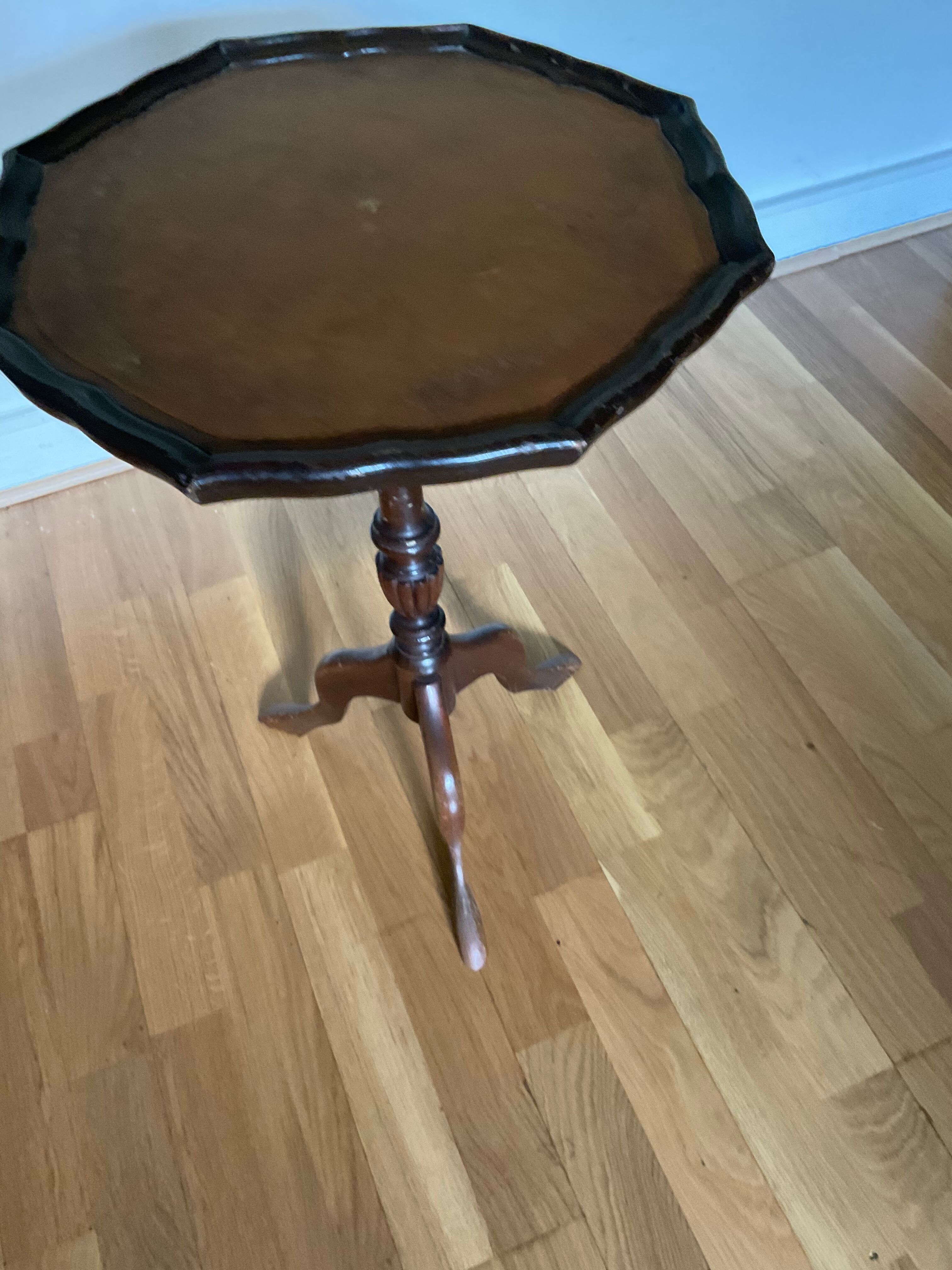 Gueridon tripode d’époque en acajou style XIXéme