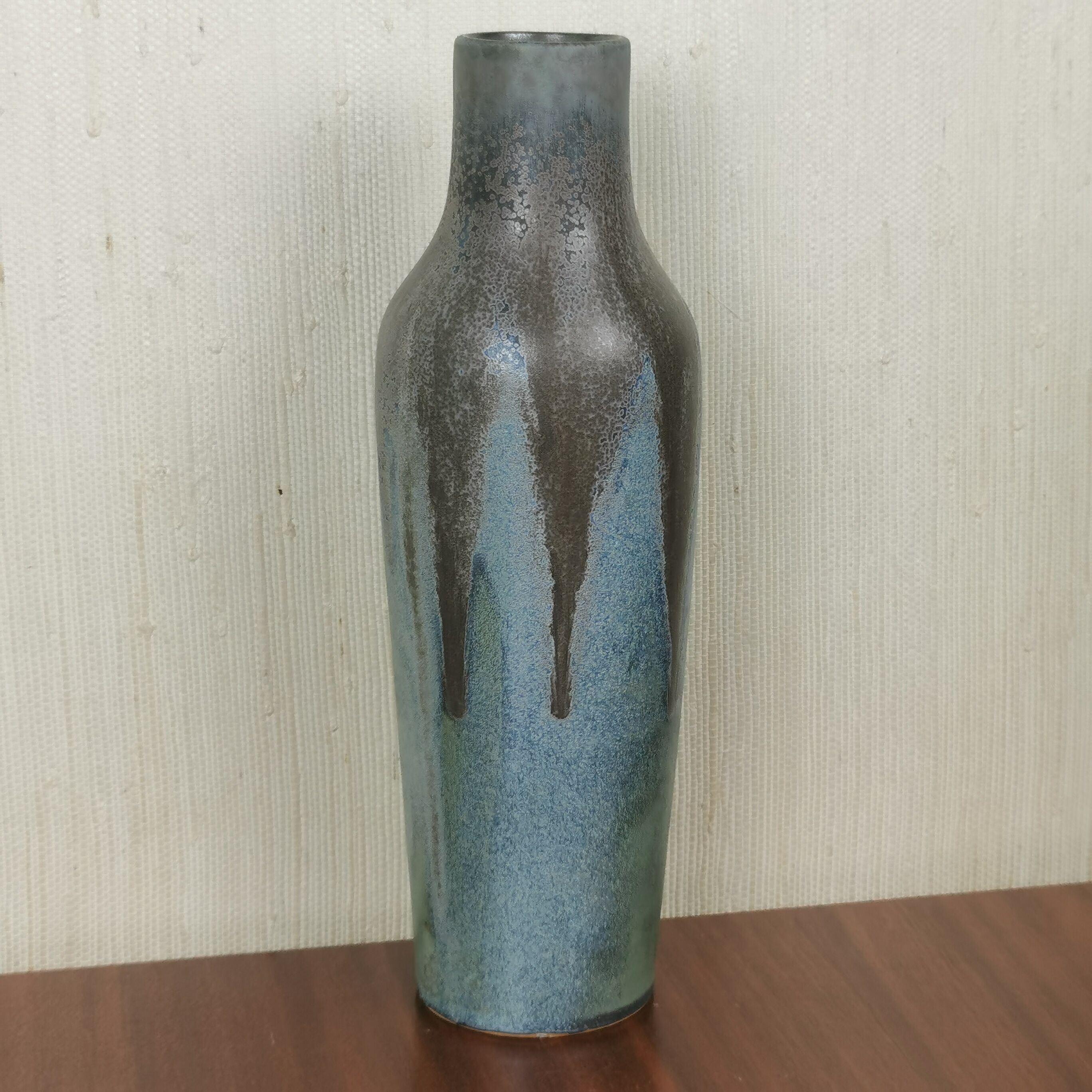 Denbac sandstone vase