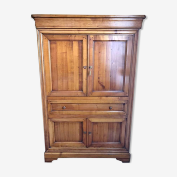 Closed tv cabinet