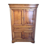 Closed tv cabinet