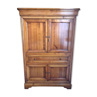 Closed tv cabinet