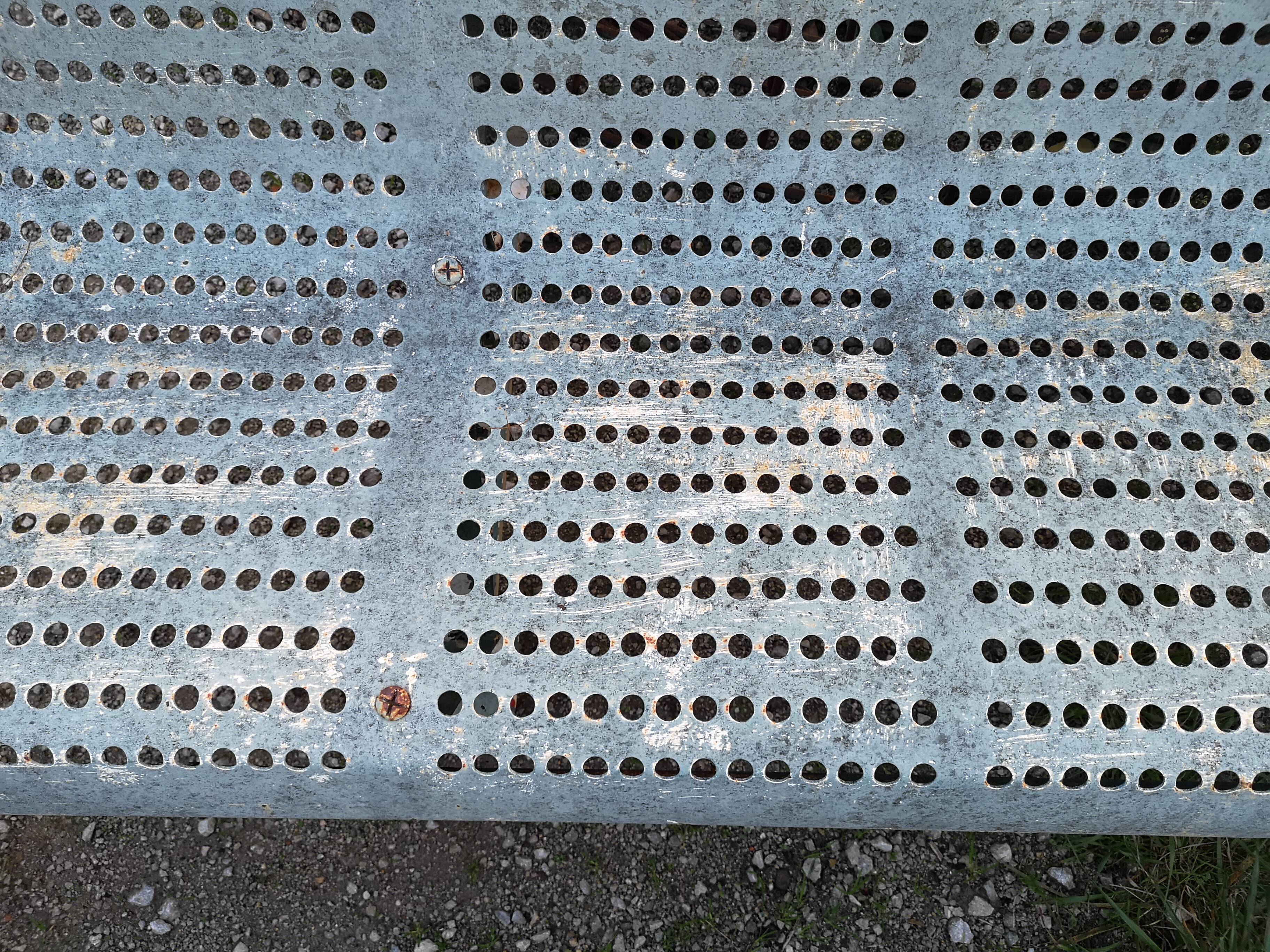 Banc métallique