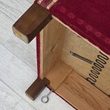 Canapé danois à accoudoirs rabattables « espagnol » des années 1970, en velours d'ameublement rouge.