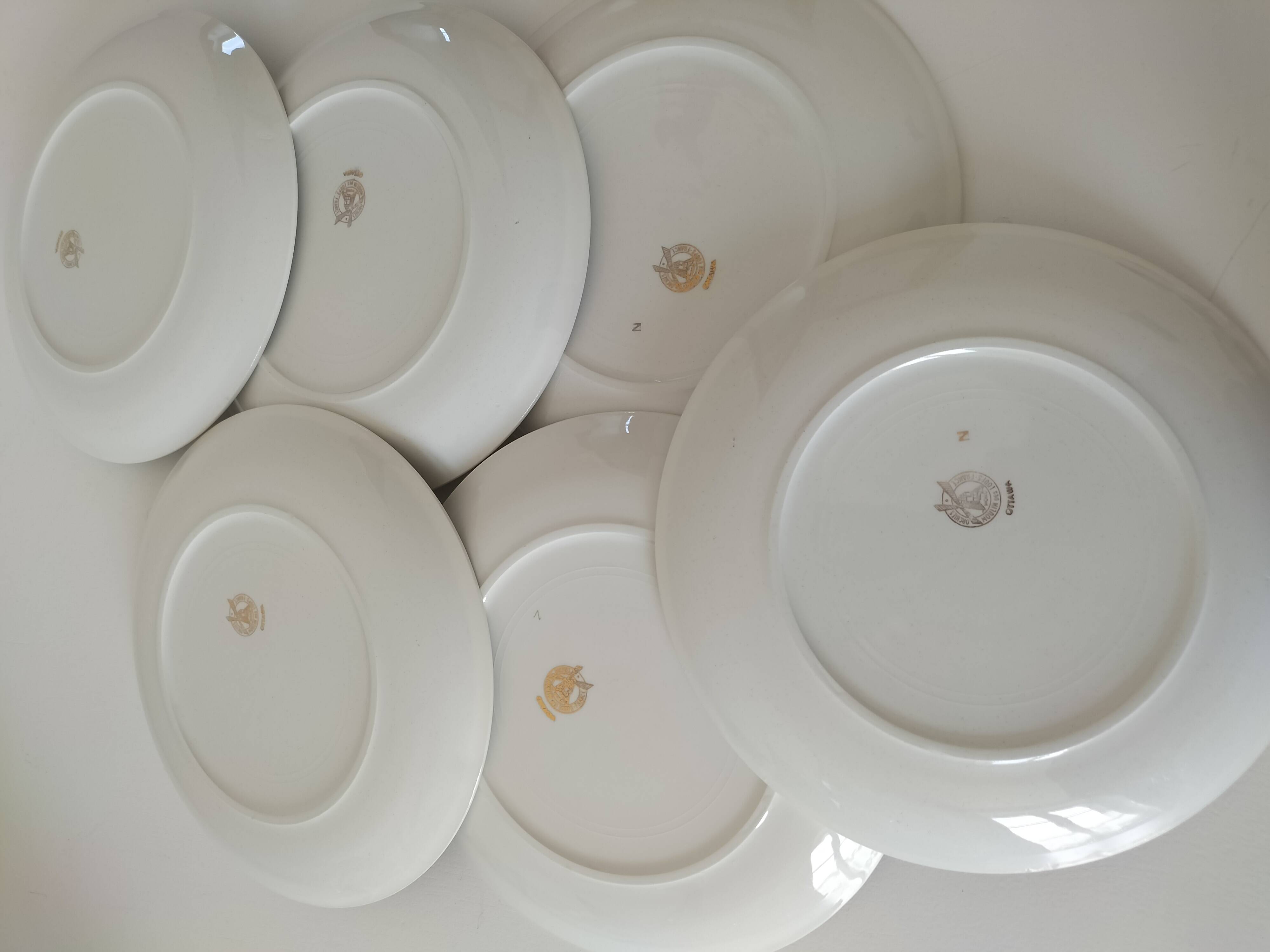Set of 6 Moulin des Loups plates – Ottawa model