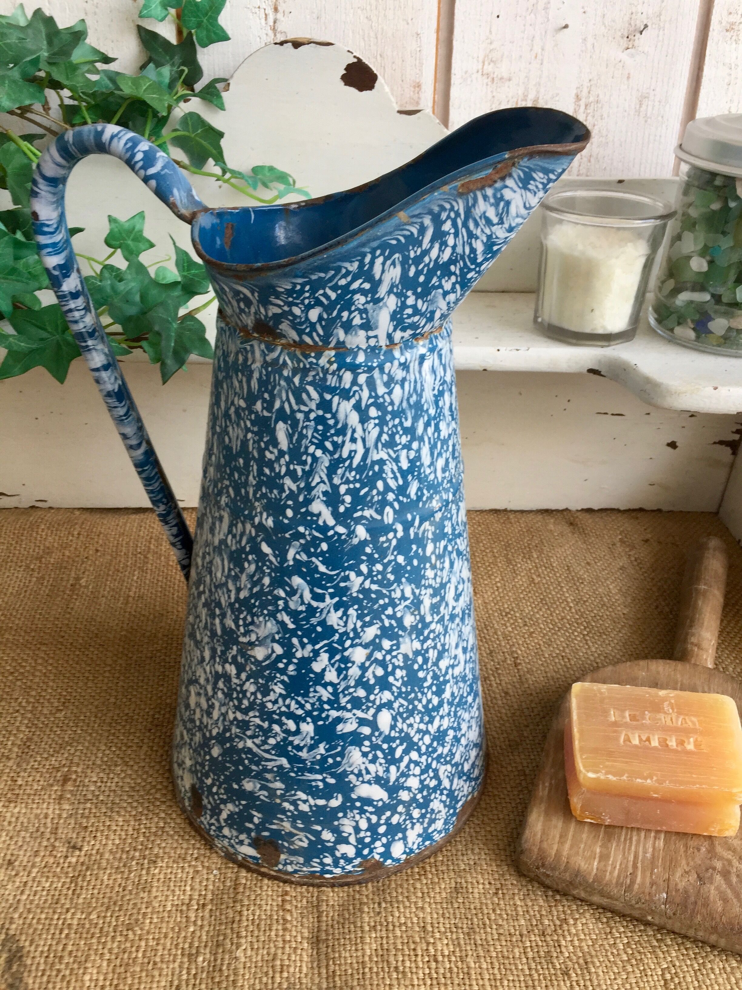 Marbled blue enamelled broc