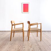 Paire de chaises de salle à manger modèle 56 par Niels O. Møller en chêne